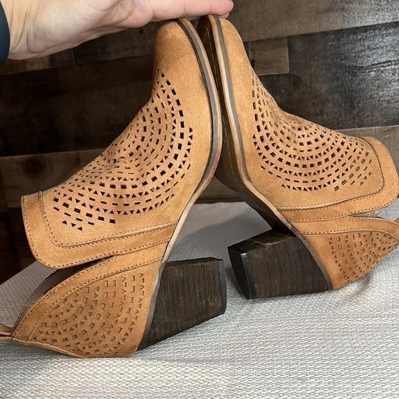 Verali Felix Ankle Caramel Laser Cut Ankle Boot Size 8 (EU 39) - Picture 6 of 7